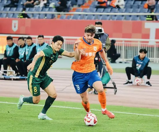 瓦科7球成泰山队内射手王 防守短板仍拖累三叉戟上限