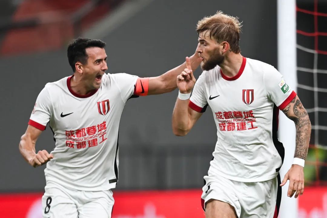 蓉城3-1客破海港不败金身 近5战4胜升次席 蓉城3-1客破海港不败金身 近5战4胜升次席