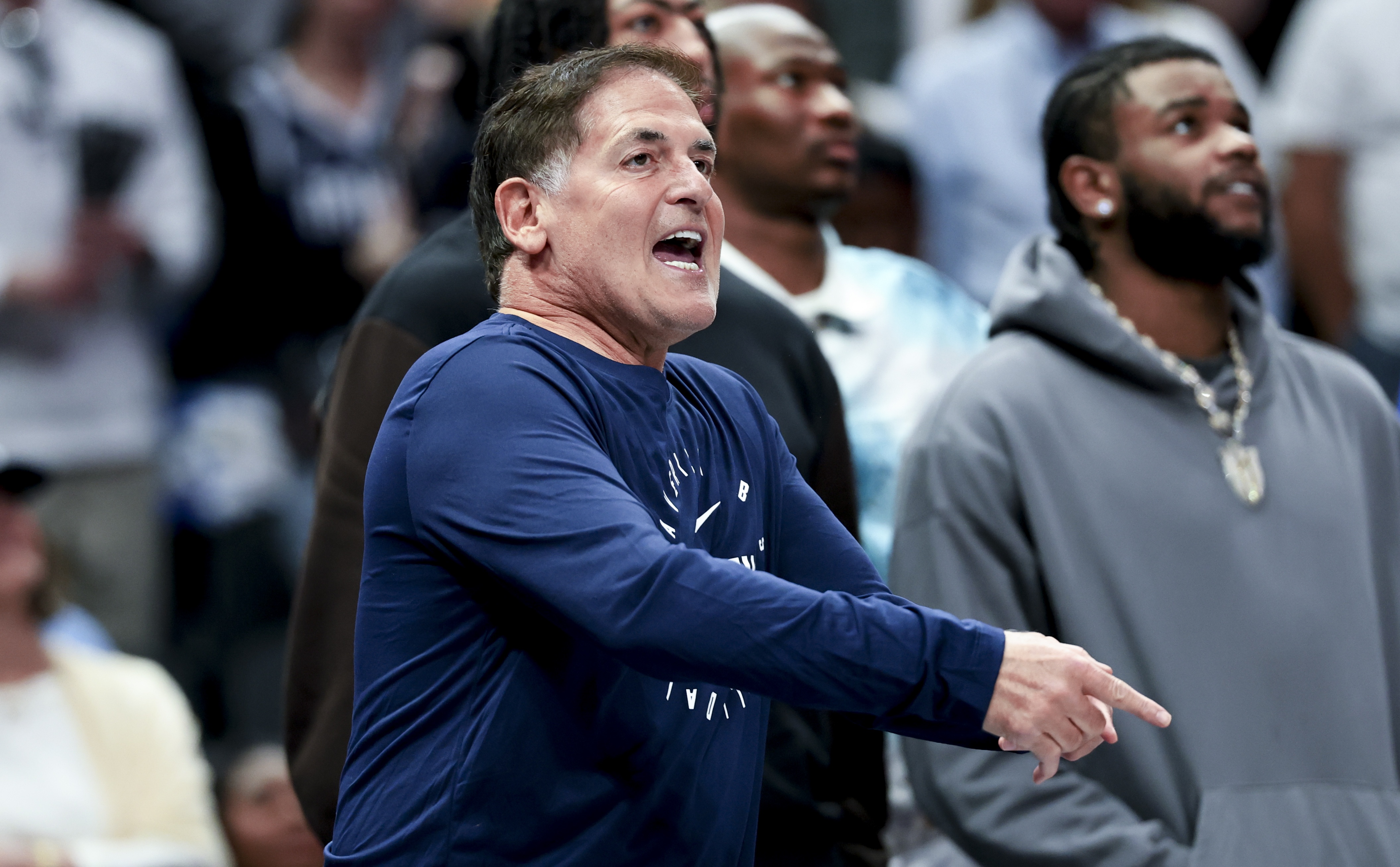 库班炮轰NBA新老板:私募基金把球队当生意,球员关系疏远 库班炮轰NBA新老板:私募基金把球队当生意,球员关系疏远