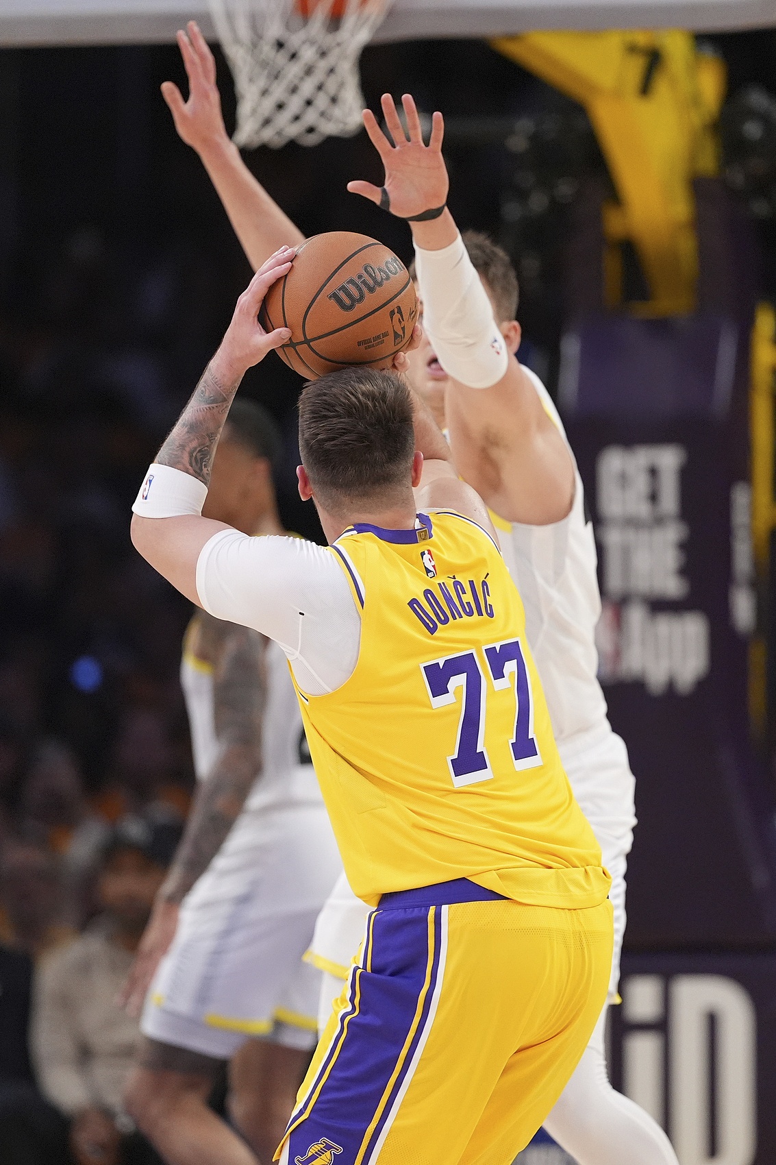 东契奇点名要中锋,湖人锁定杜伦凯斯勒,伊森成性价比之选